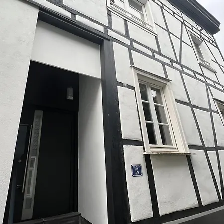 Apartment 100m E-ladestation - Max 4 Pers - Duesseldorf - Ruhrgebiet - Pilgerstaette *